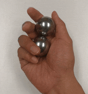 Hand rotating 1.5" steel baoding balls