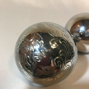 Vintage engraved baoding balls