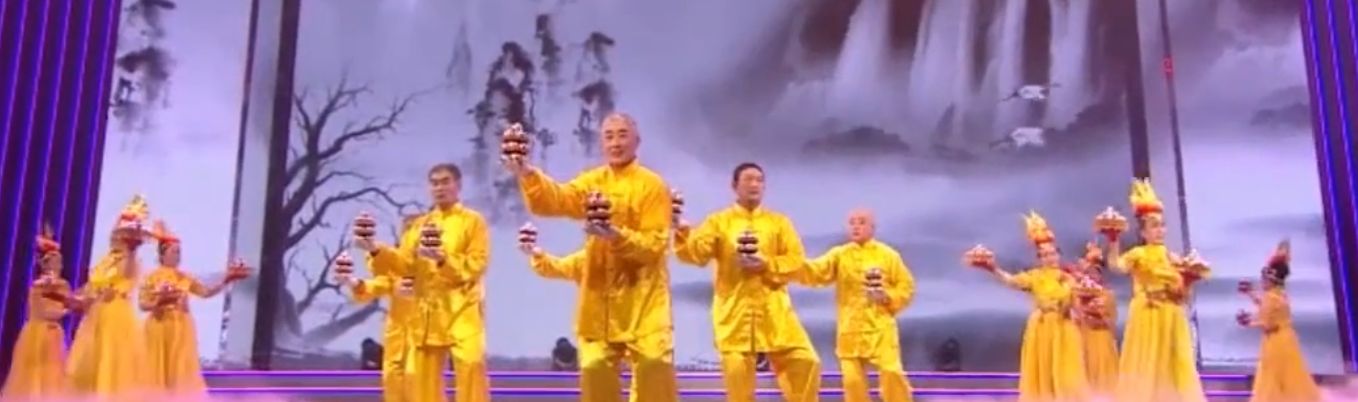 Performing arts with baoding balls